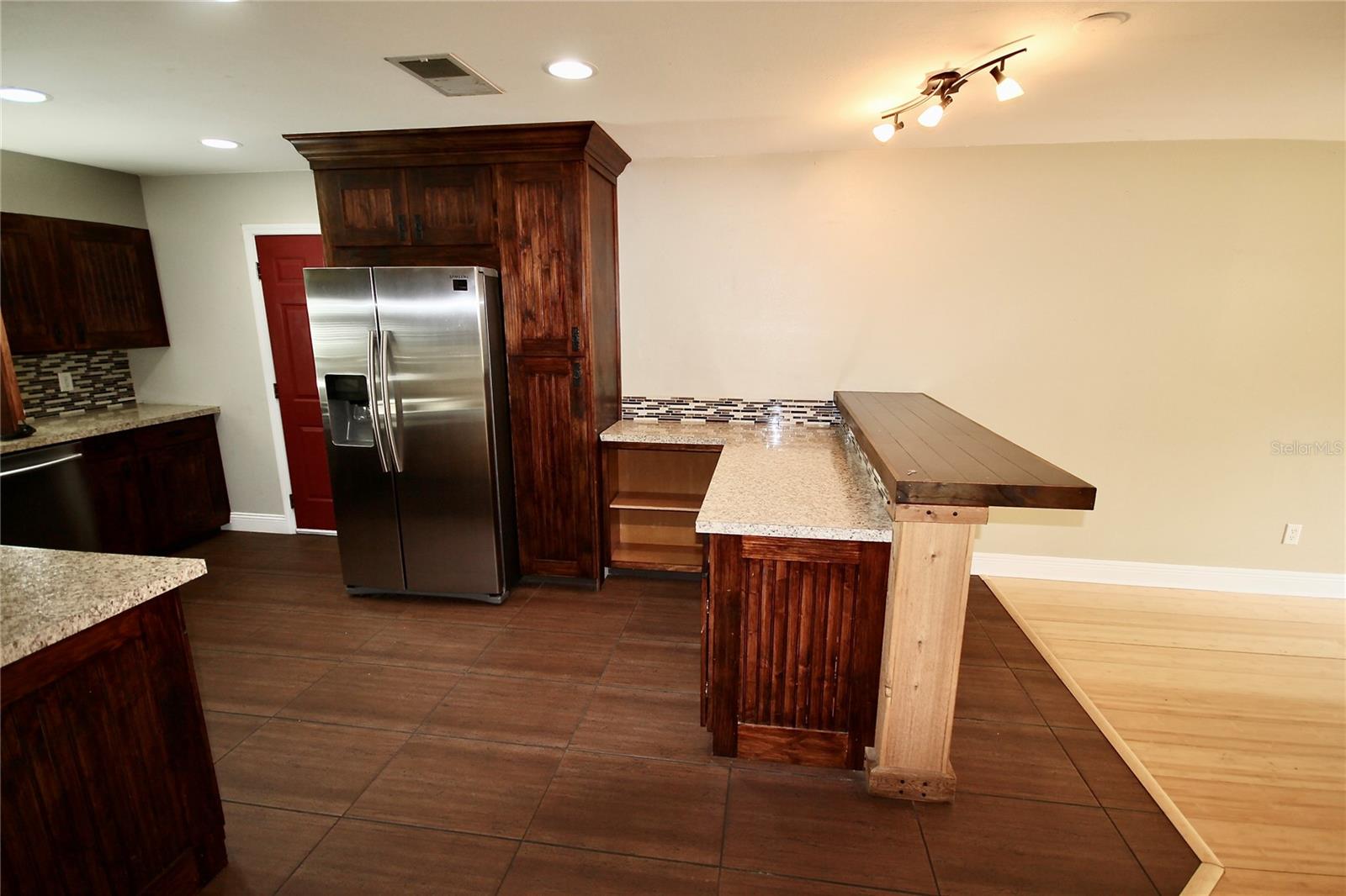 Image 5 of 27 For 4720 Gifford Boulevard