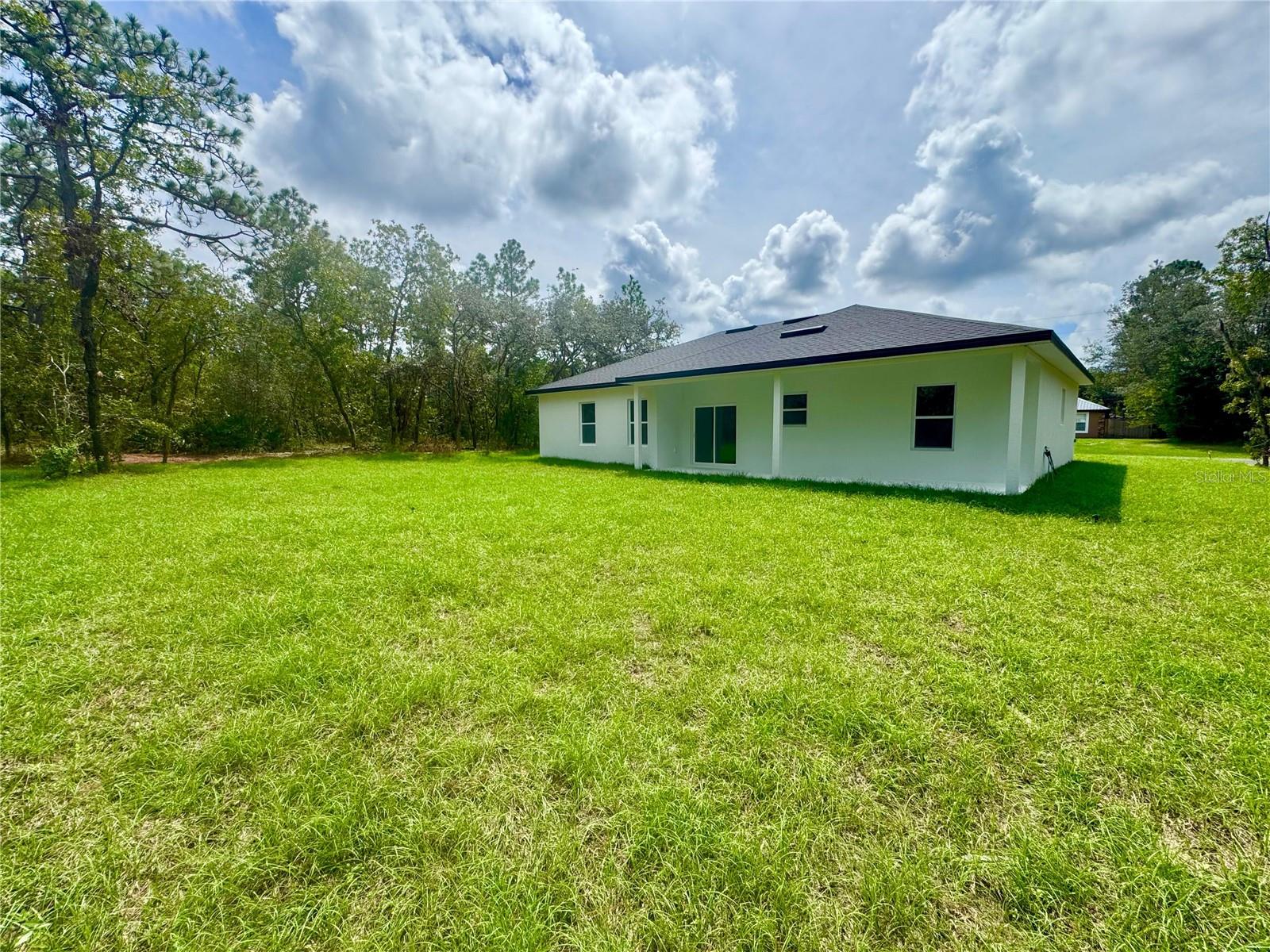 Listing photo id 9 for 1491 Palmview Drive