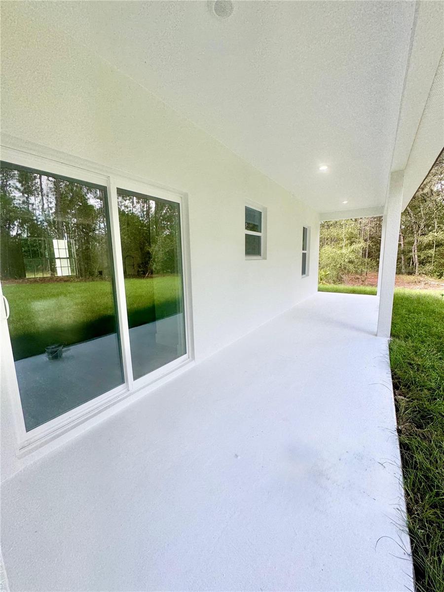 Listing photo id 10 for 1491 Palmview Drive