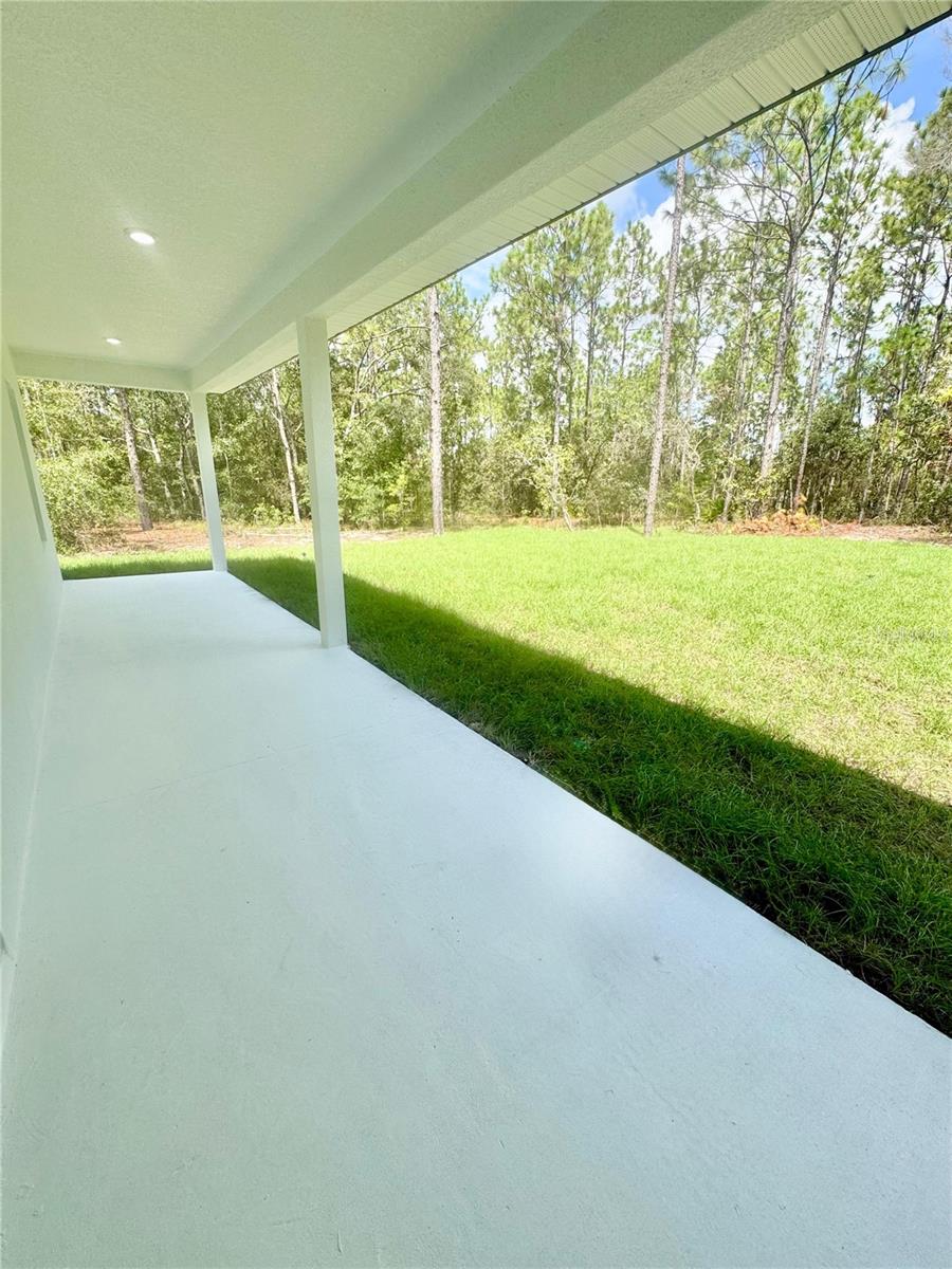 Listing photo id 11 for 1491 Palmview Drive