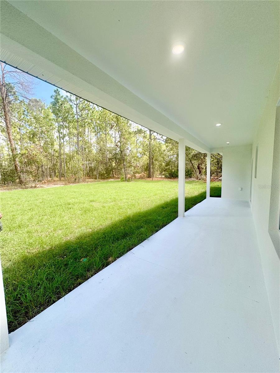 Listing photo id 12 for 1491 Palmview Drive