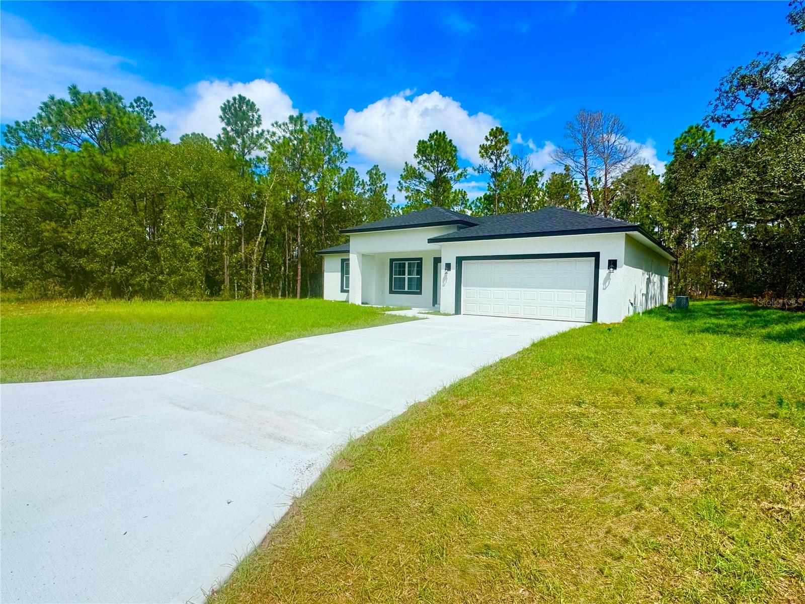 Listing photo id 1 for 1491 Palmview Drive