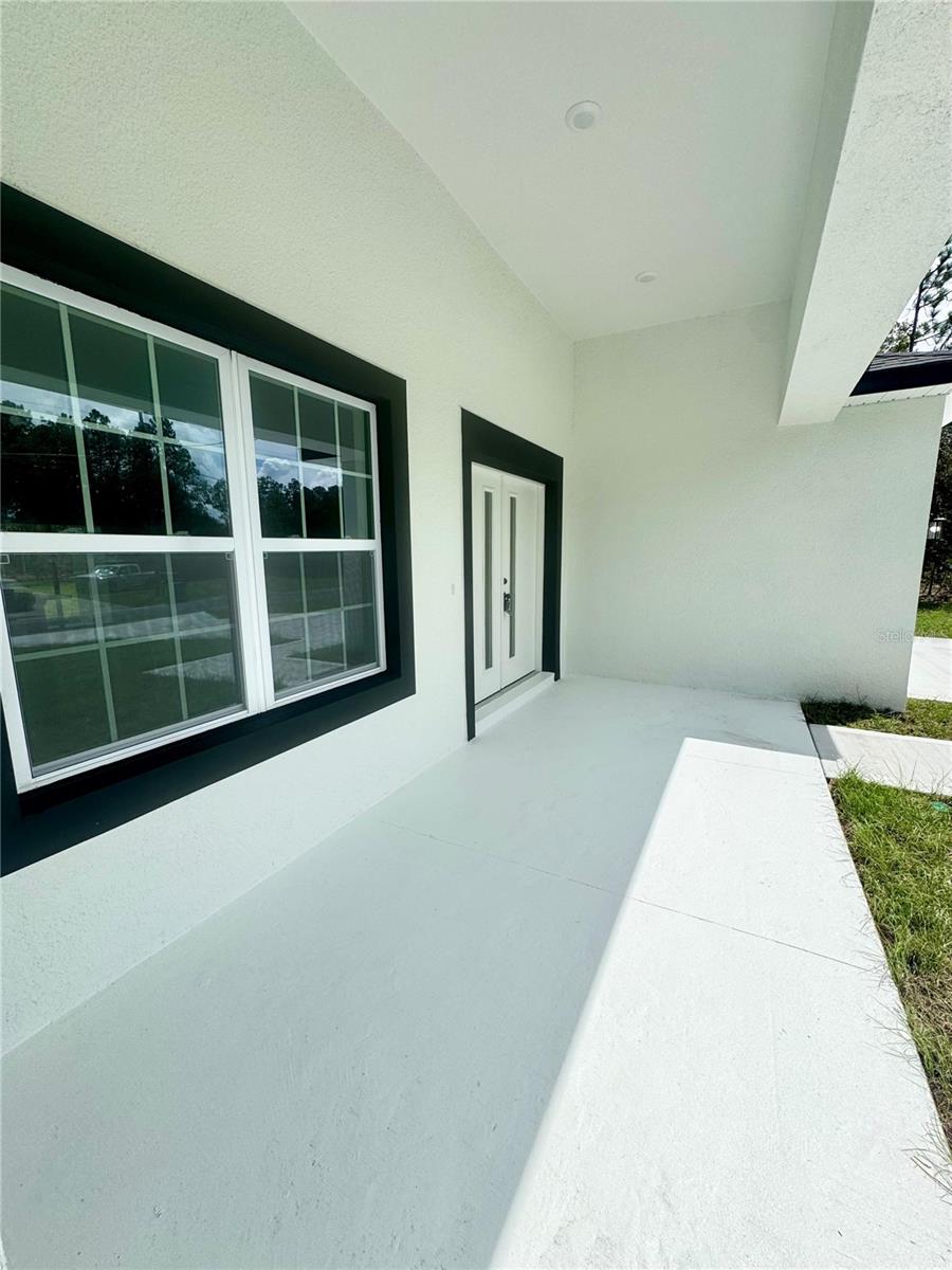 Listing photo id 3 for 1491 Palmview Drive