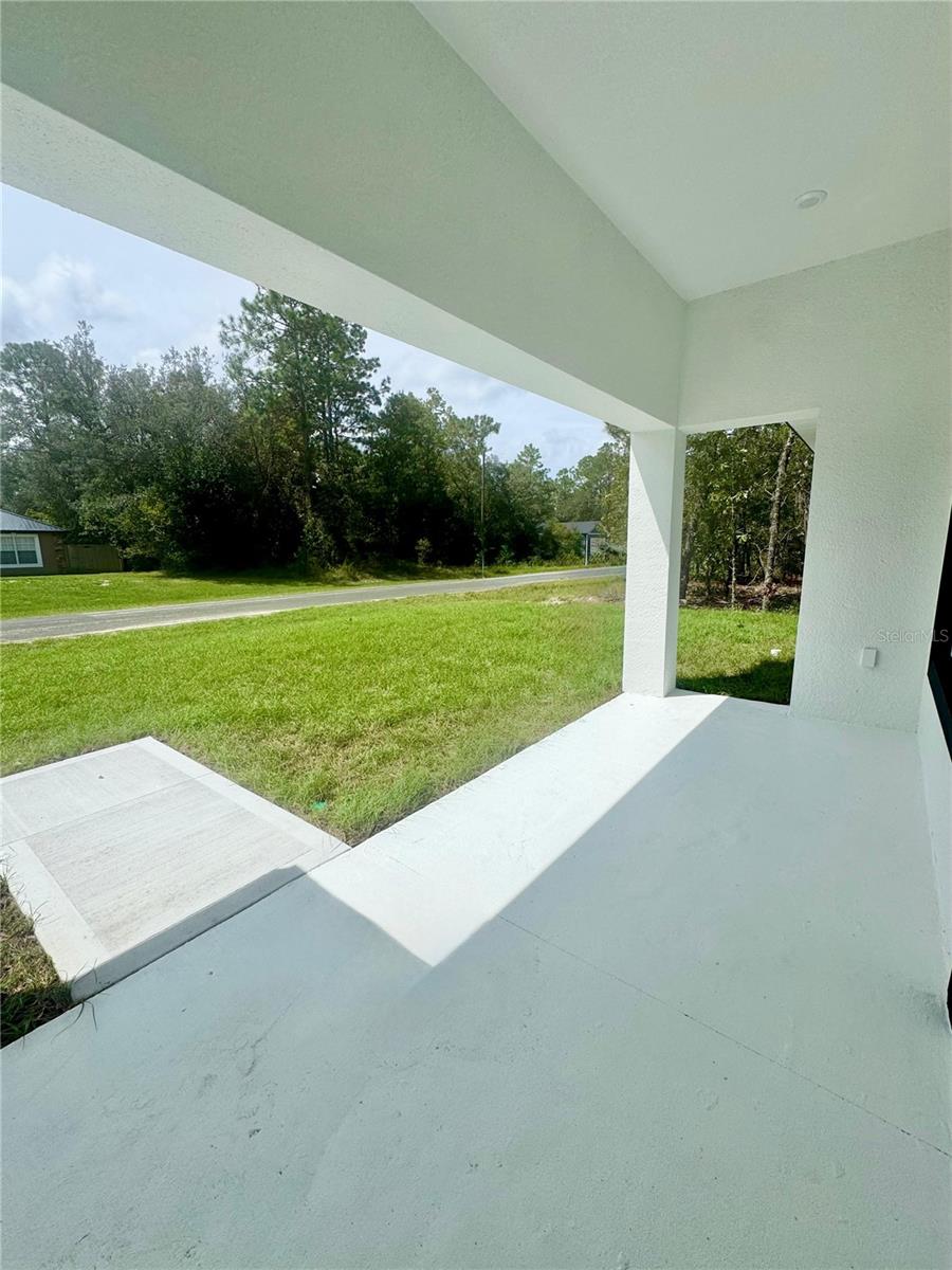 Listing photo id 5 for 1491 Palmview Drive