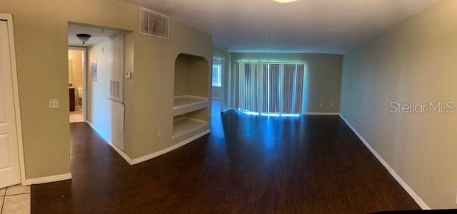 Image 4 of 10 For 13827 Fairway Island Drive 1234