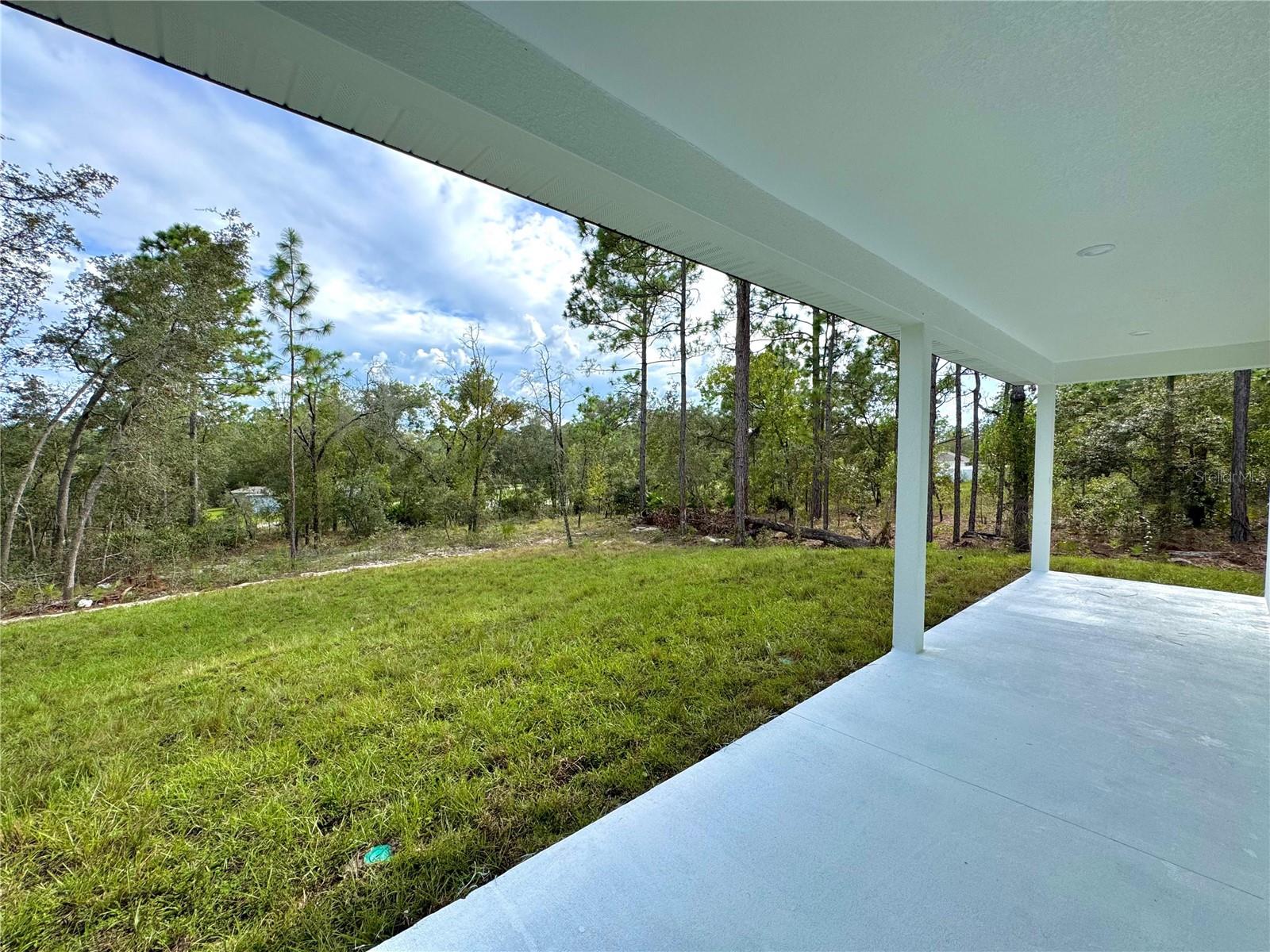 Listing photo id 8 for 1834 Linden Drive