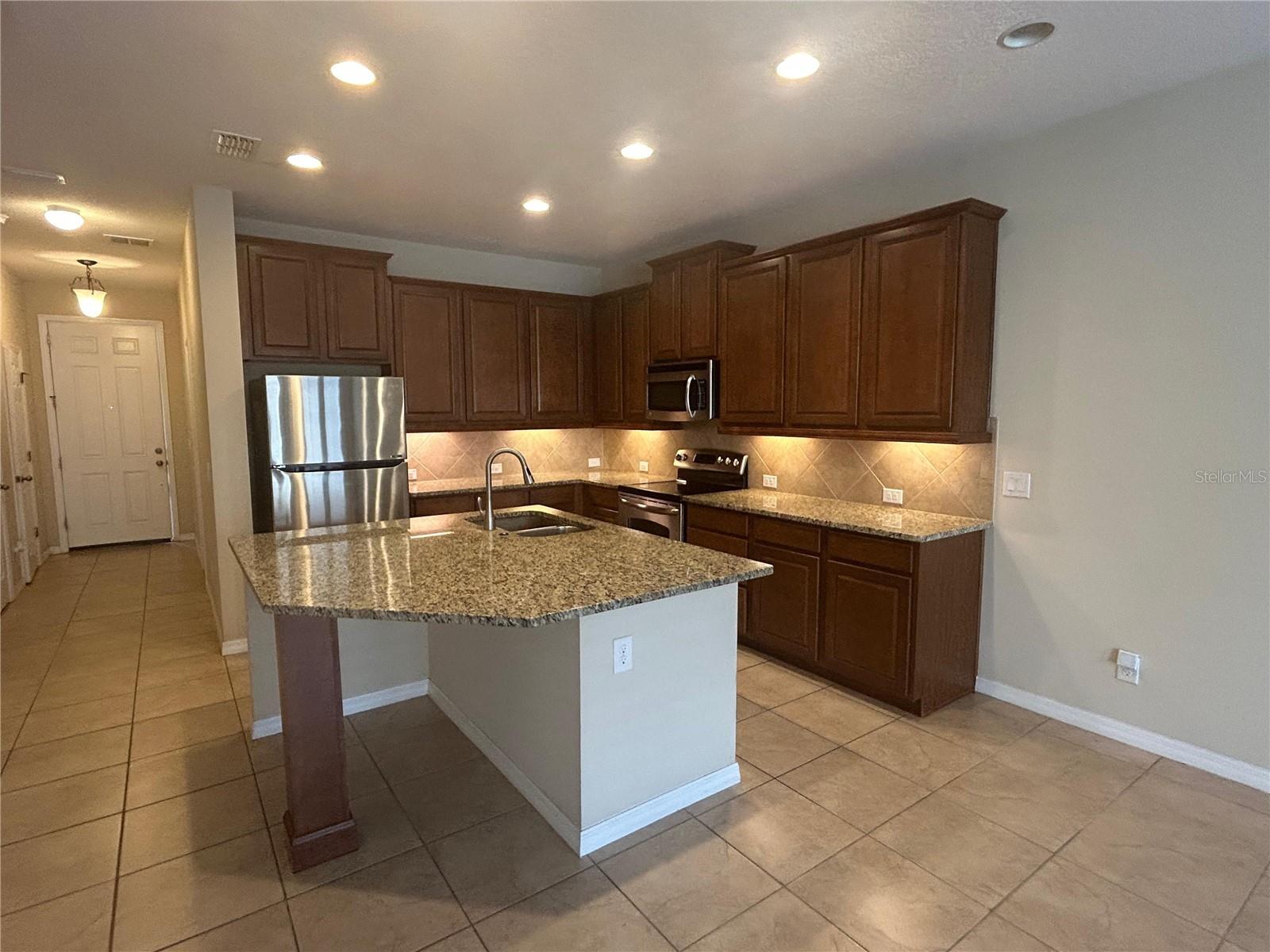 Image 4 of 19 For 11213 Grander Drive