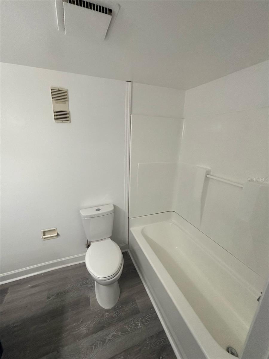 Image 17 of 19 For 5930 Village Circle Ge