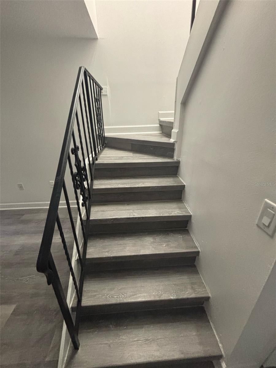 Image 8 of 19 For 5930 Village Circle Ge