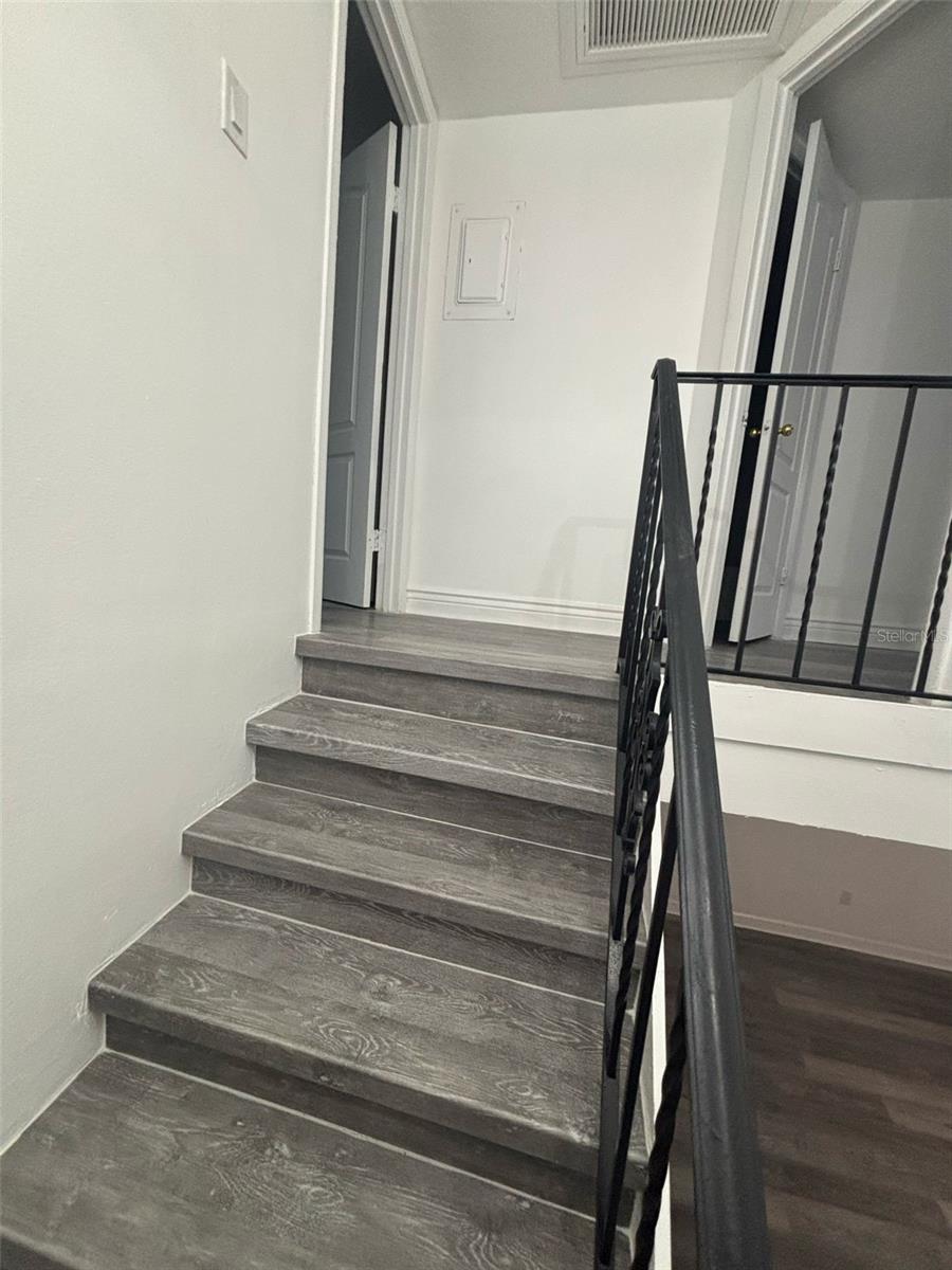 Image 9 of 19 For 5930 Village Circle Ge