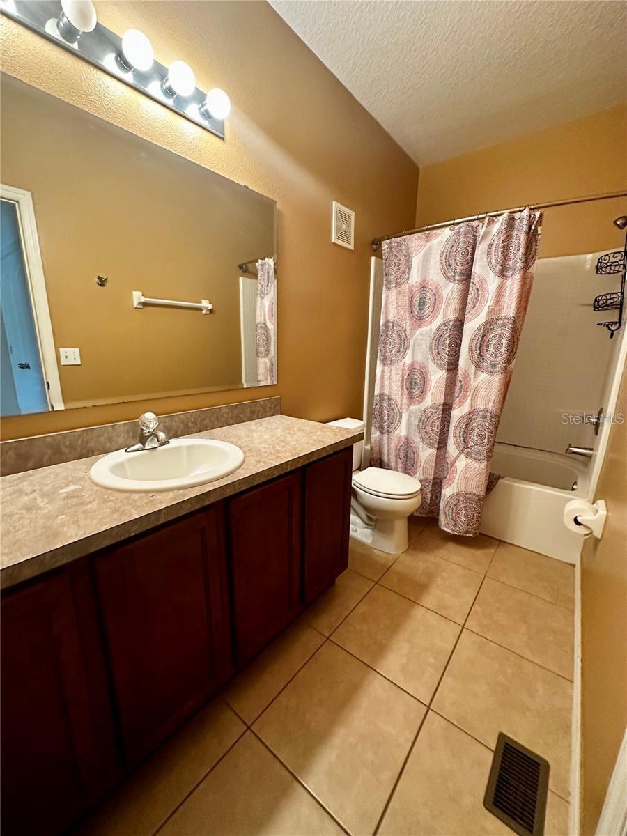 Image 11 of 19 For 15667 Boggy Oak Circle B