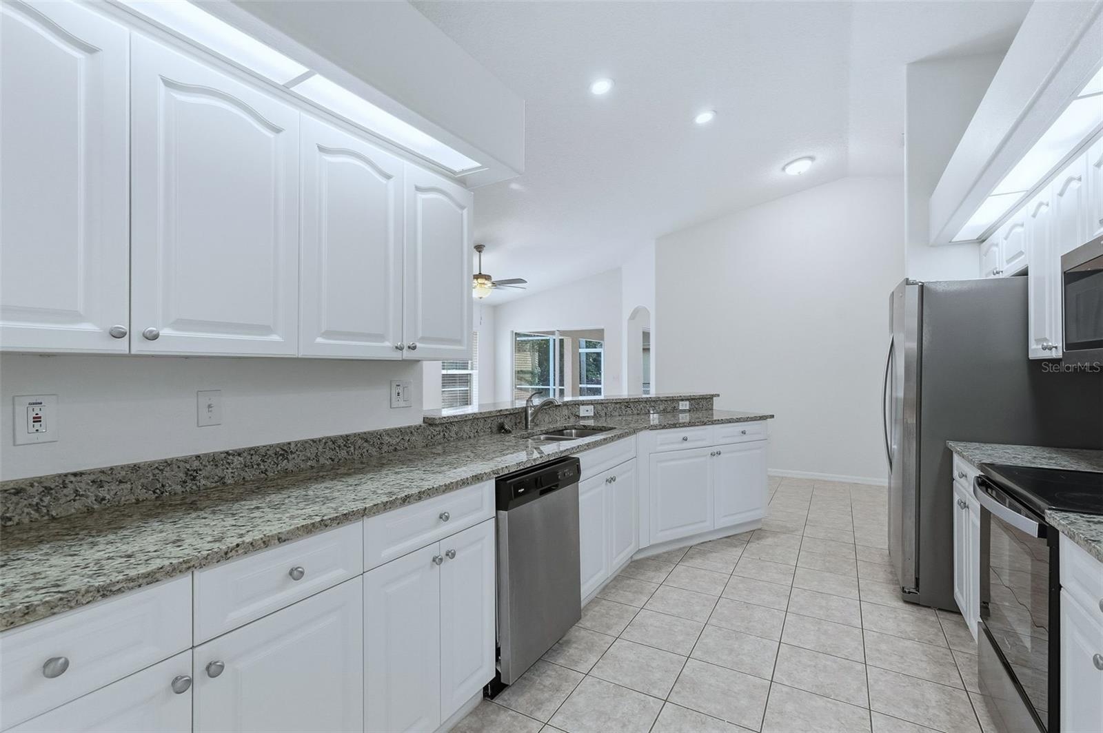 Image 14 of 31 For 5807 28th Street E