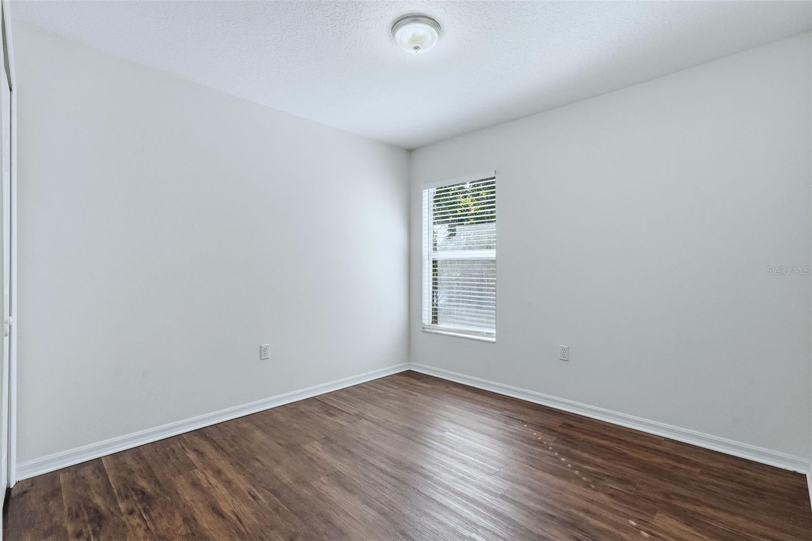 Image 21 of 31 For 5807 28th Street E