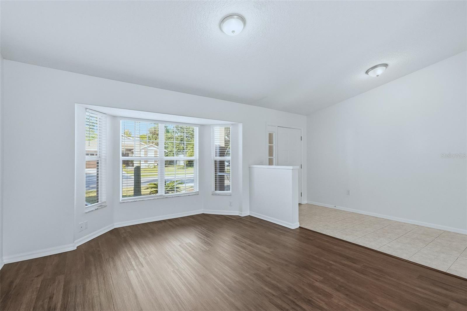 Image 5 of 31 For 5807 28th Street E