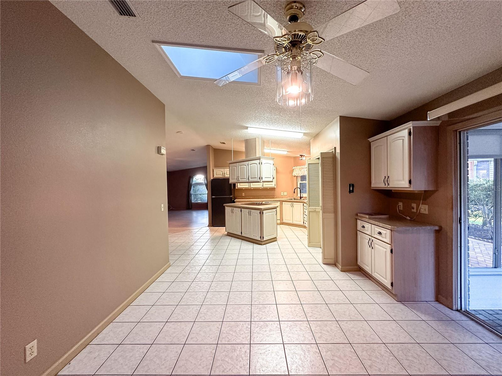 Image 13 of 58 For 1204 Maria Court