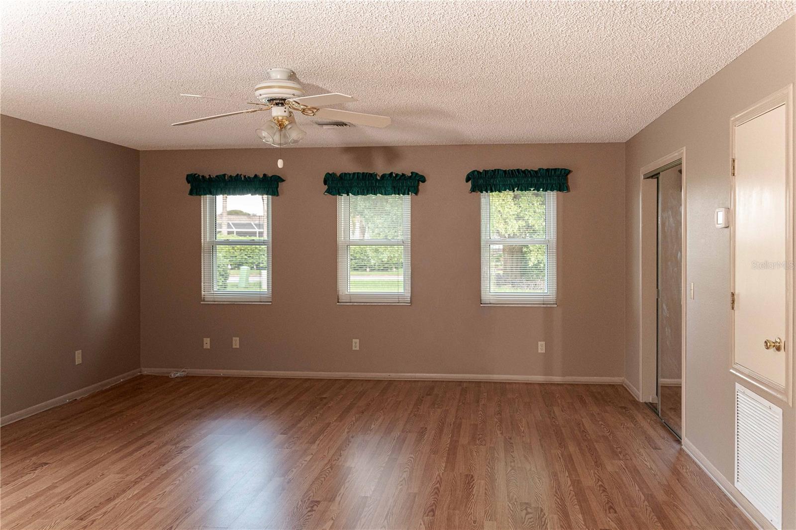 Image 19 of 58 For 1204 Maria Court