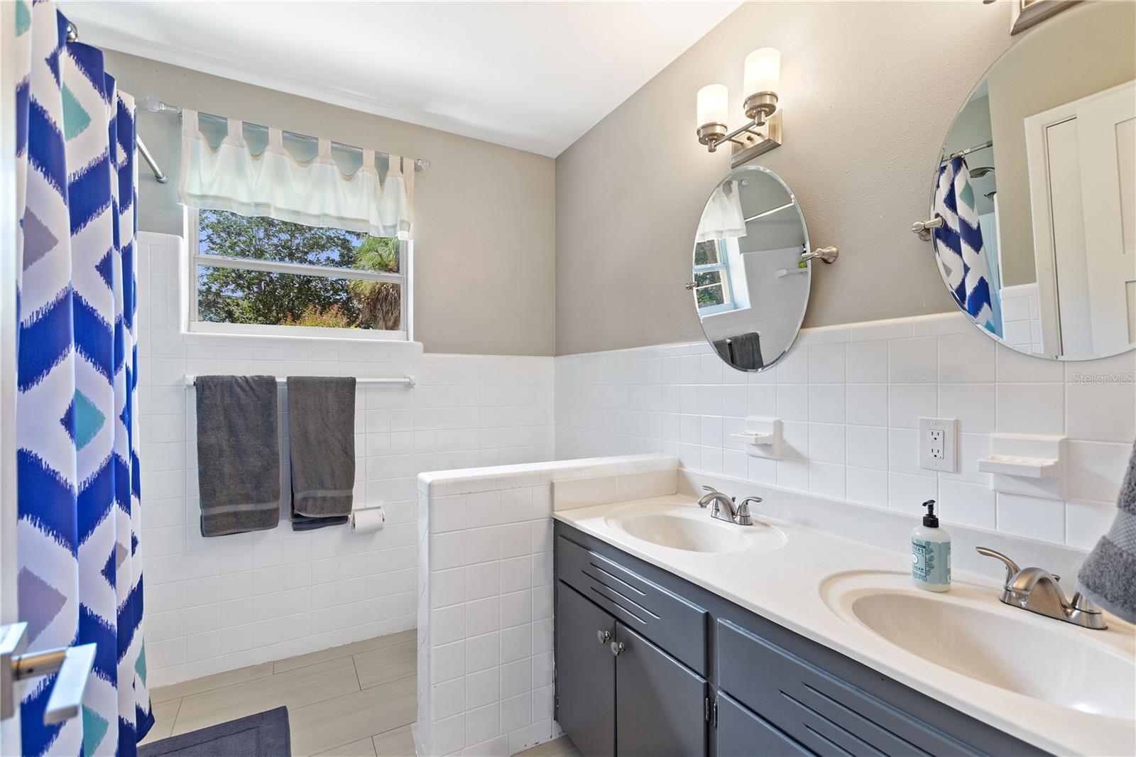Image 46 of 78 For 640 Arjay Way