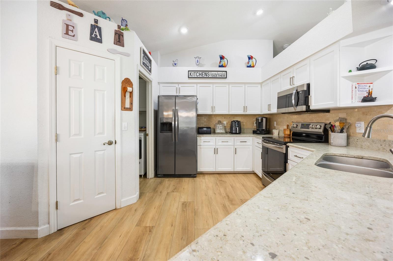 Image 10 of 33 For 10361 74th Terrace