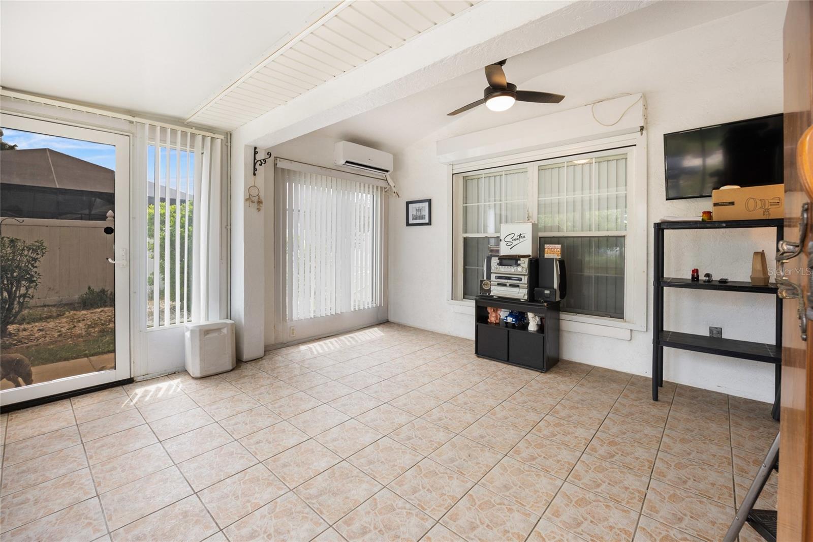 Image 23 of 33 For 10361 74th Terrace
