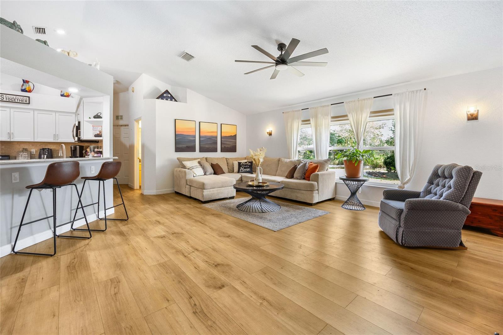 Image 6 of 33 For 10361 74th Terrace