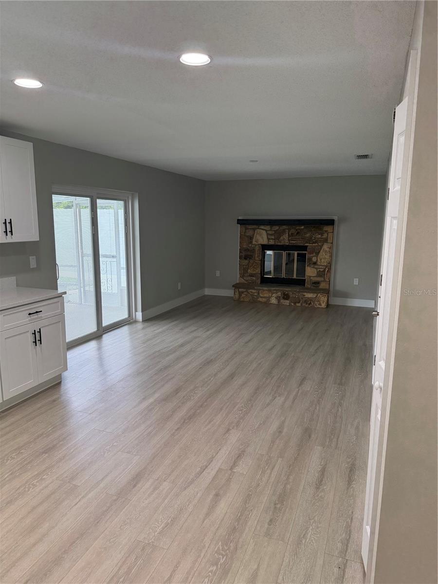 Image 6 of 27 For 1148 Galahad Drive