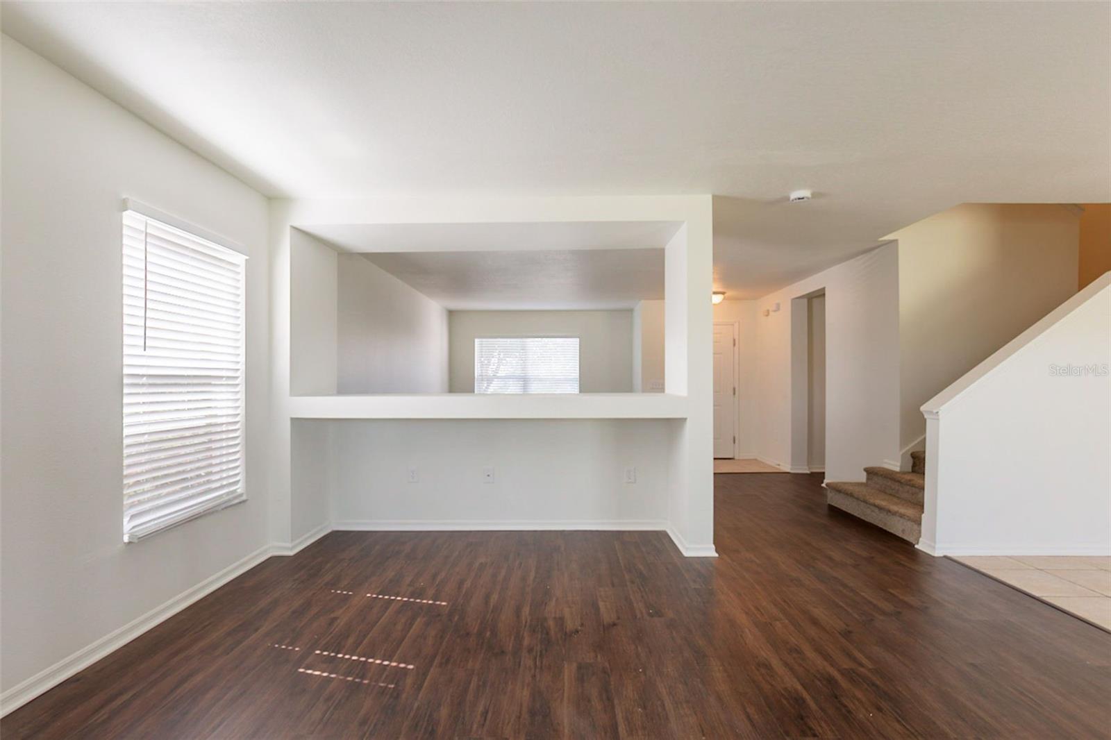 Image 15 of 45 For 6924 Lake Eaglebrooke Drive