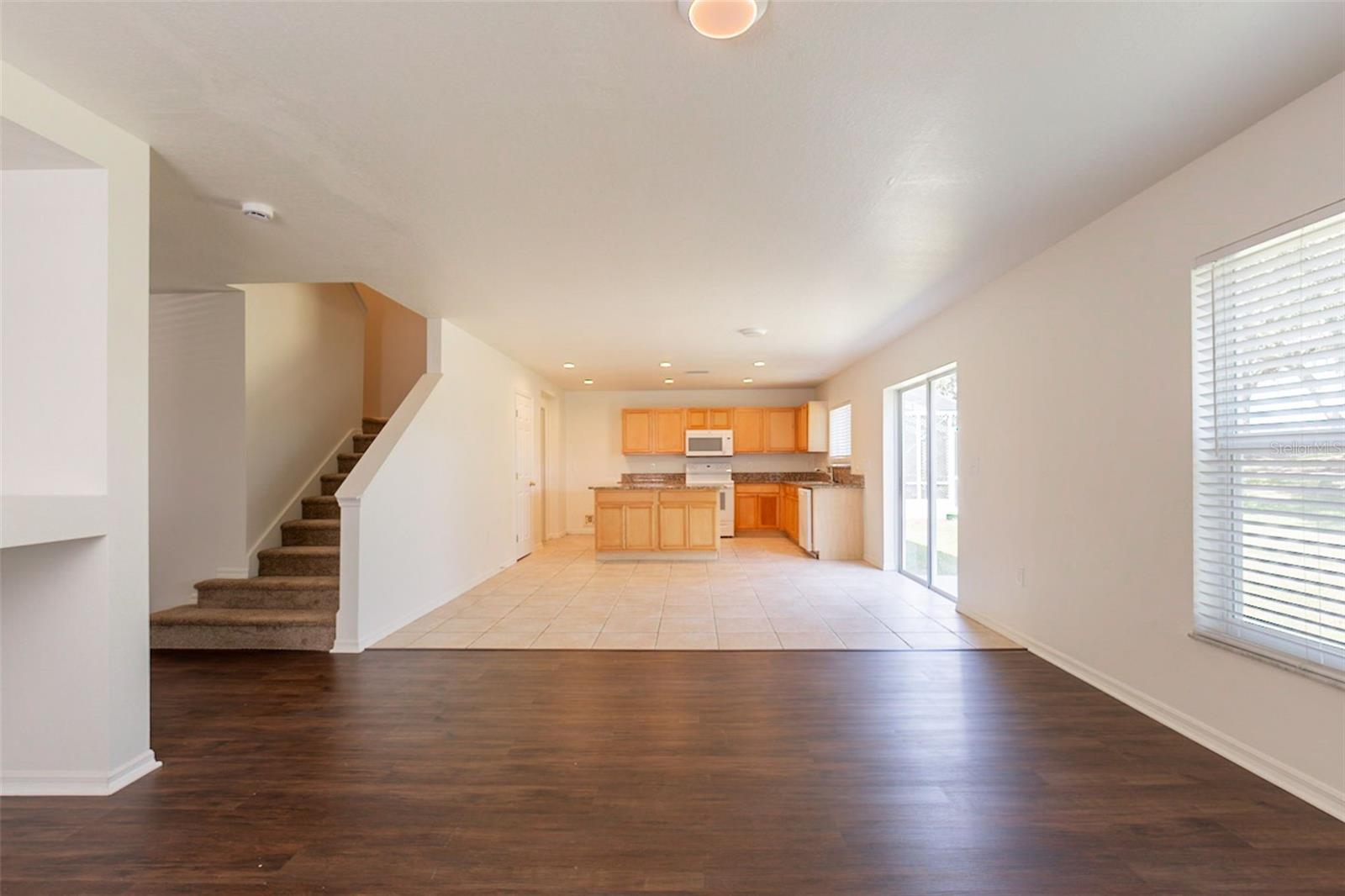 Image 17 of 45 For 6924 Lake Eaglebrooke Drive