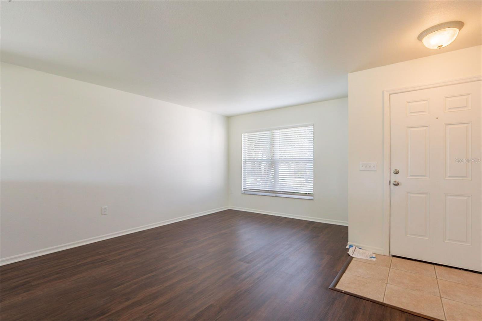 Image 19 of 45 For 6924 Lake Eaglebrooke Drive