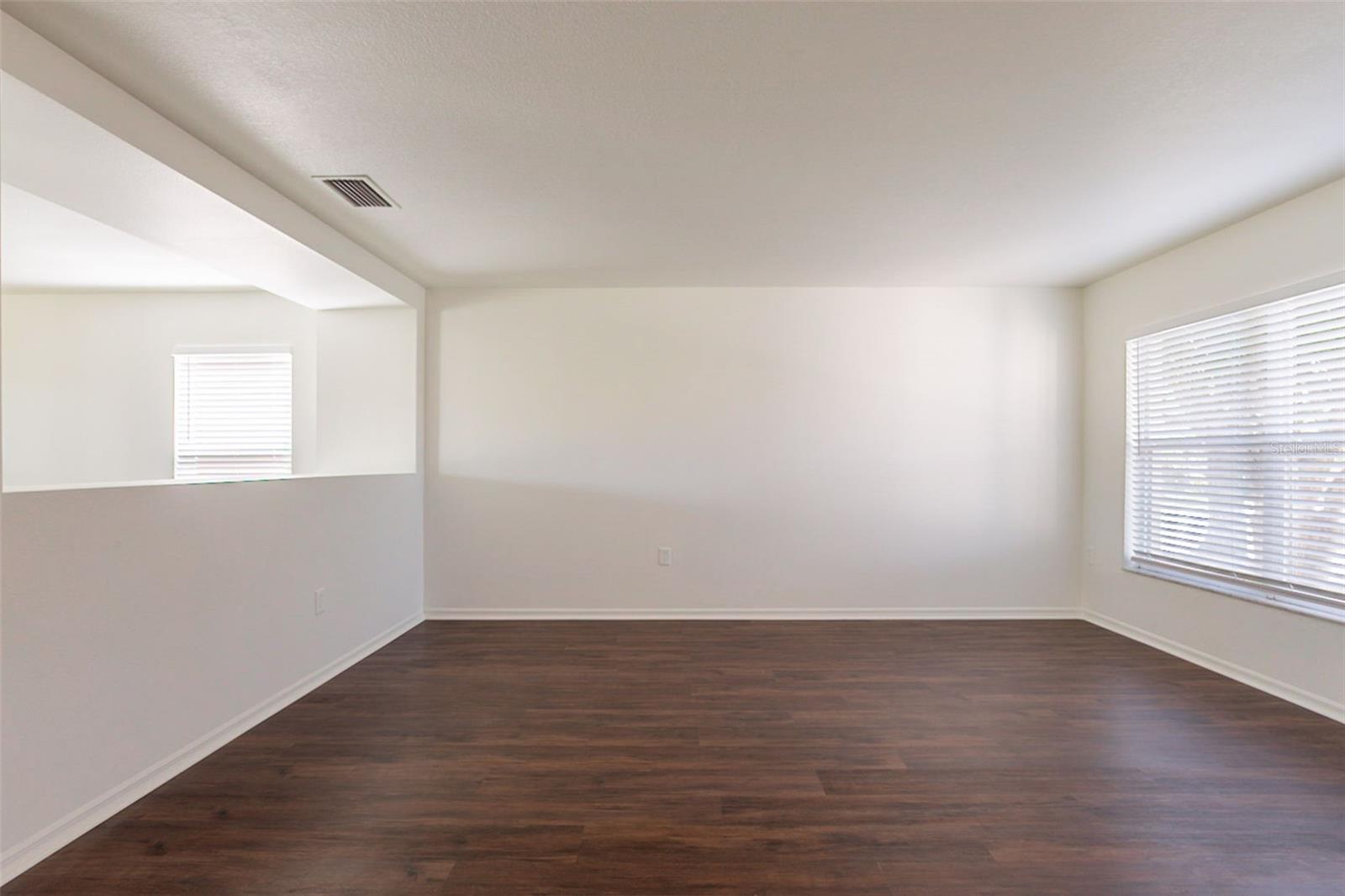 Image 20 of 45 For 6924 Lake Eaglebrooke Drive