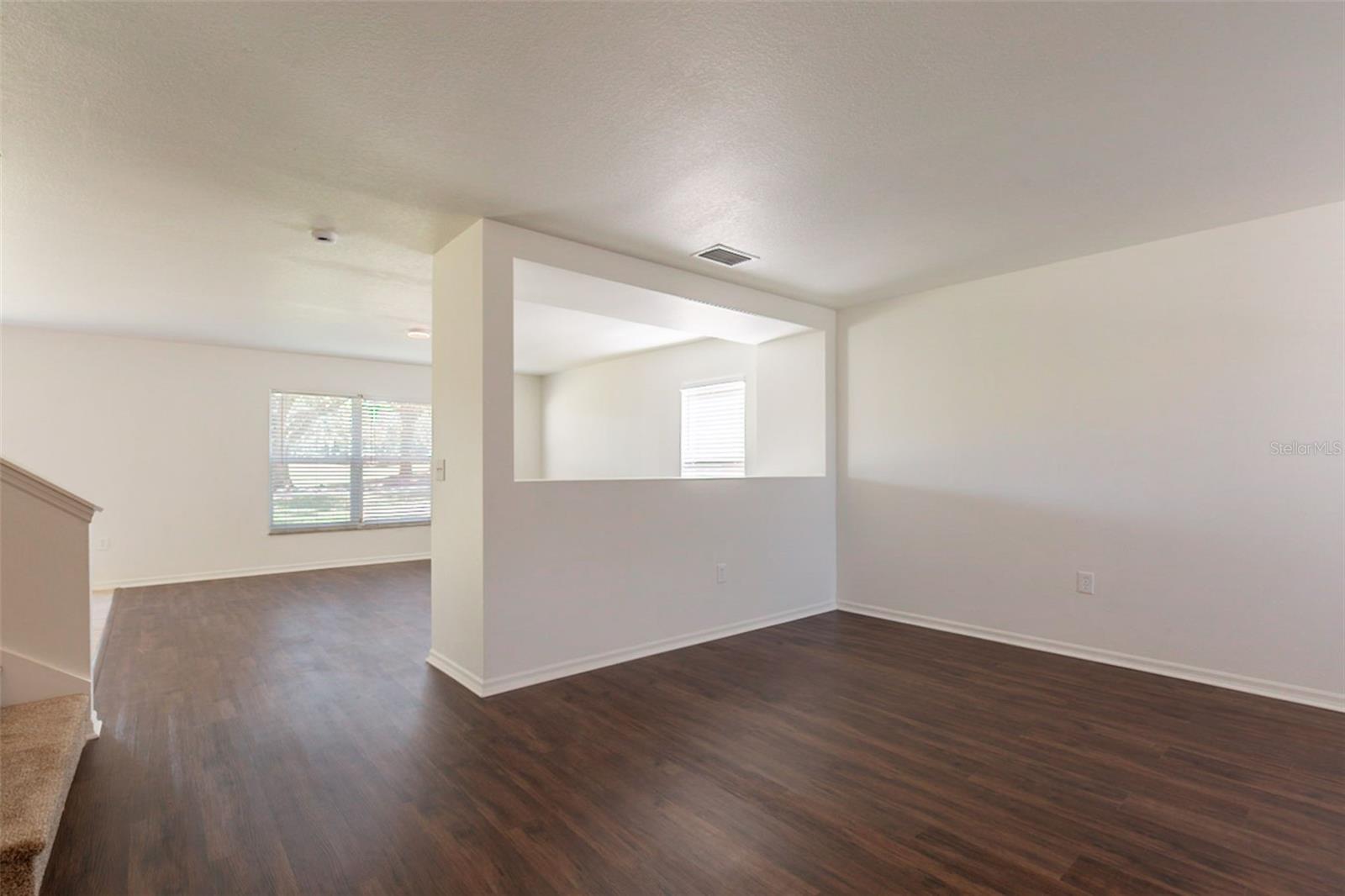 Image 21 of 45 For 6924 Lake Eaglebrooke Drive