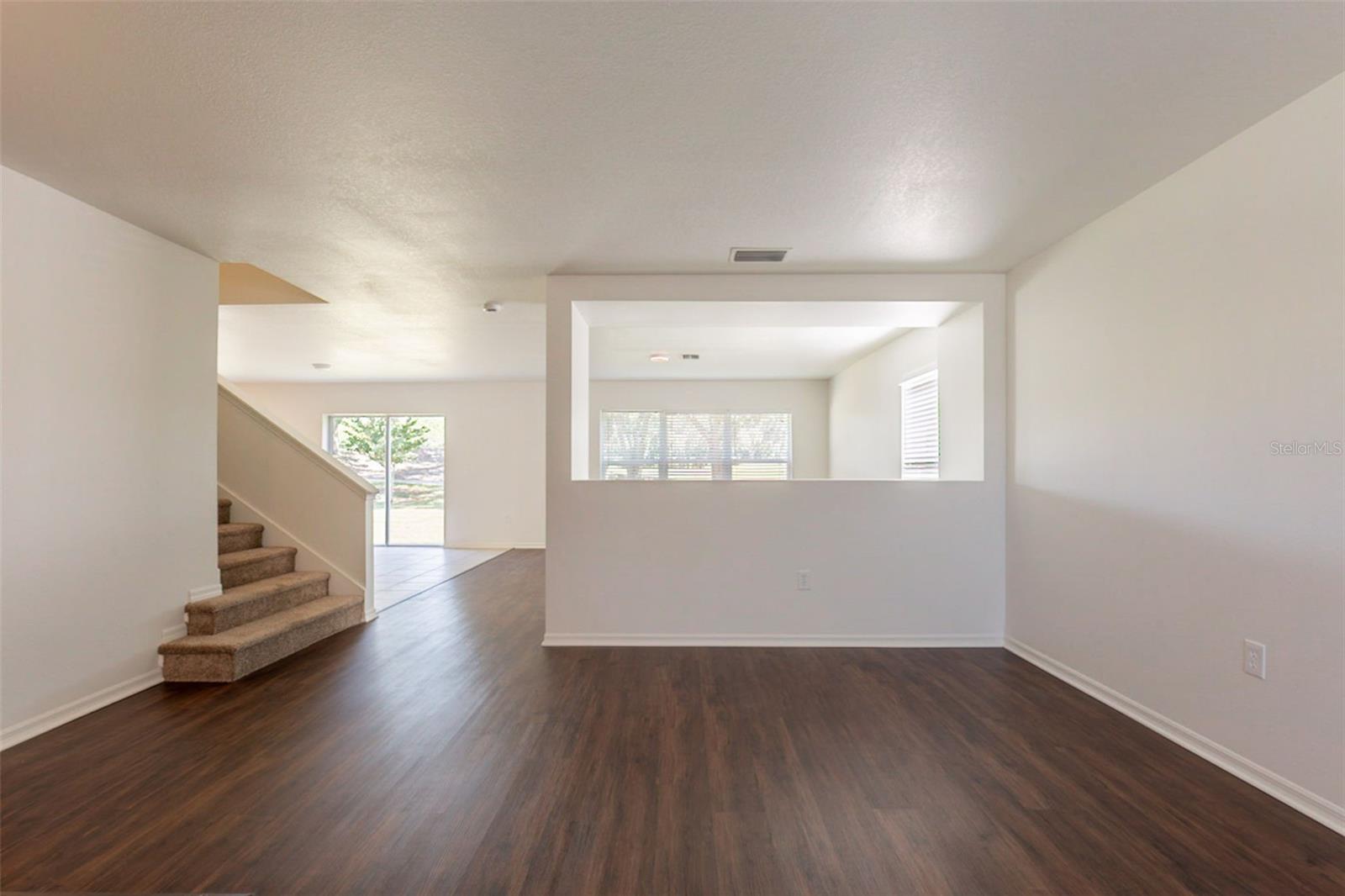 Image 22 of 45 For 6924 Lake Eaglebrooke Drive