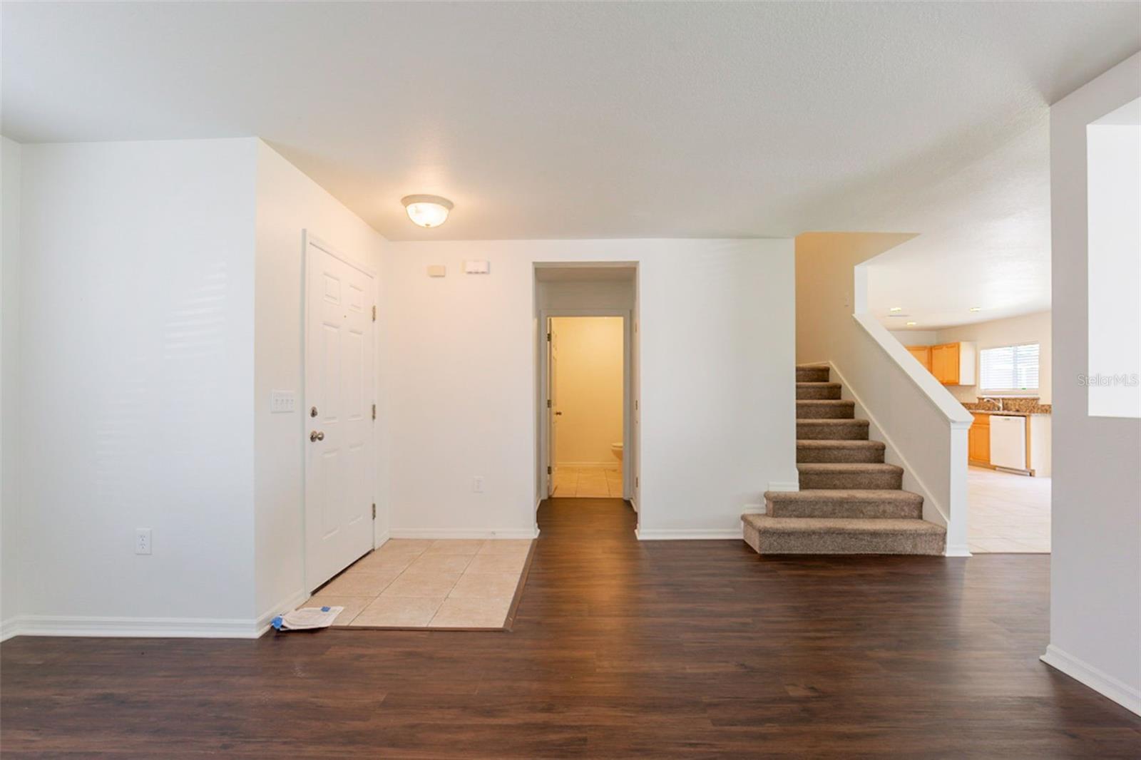 Image 23 of 45 For 6924 Lake Eaglebrooke Drive