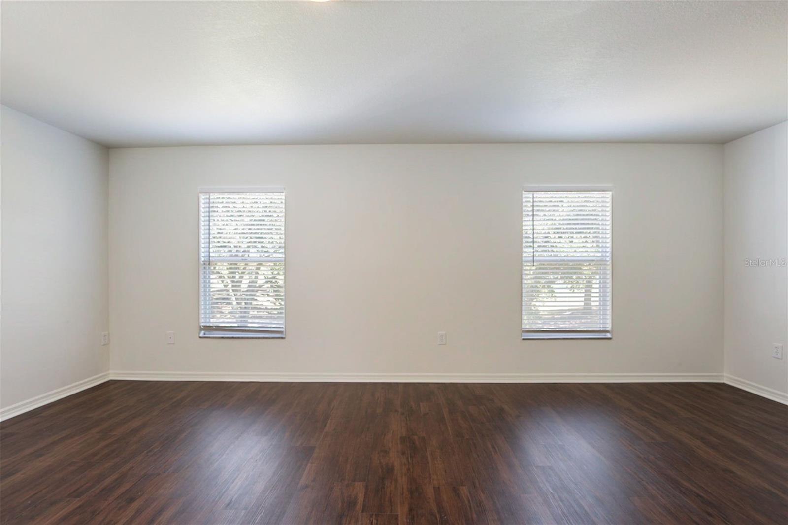 Image 26 of 45 For 6924 Lake Eaglebrooke Drive