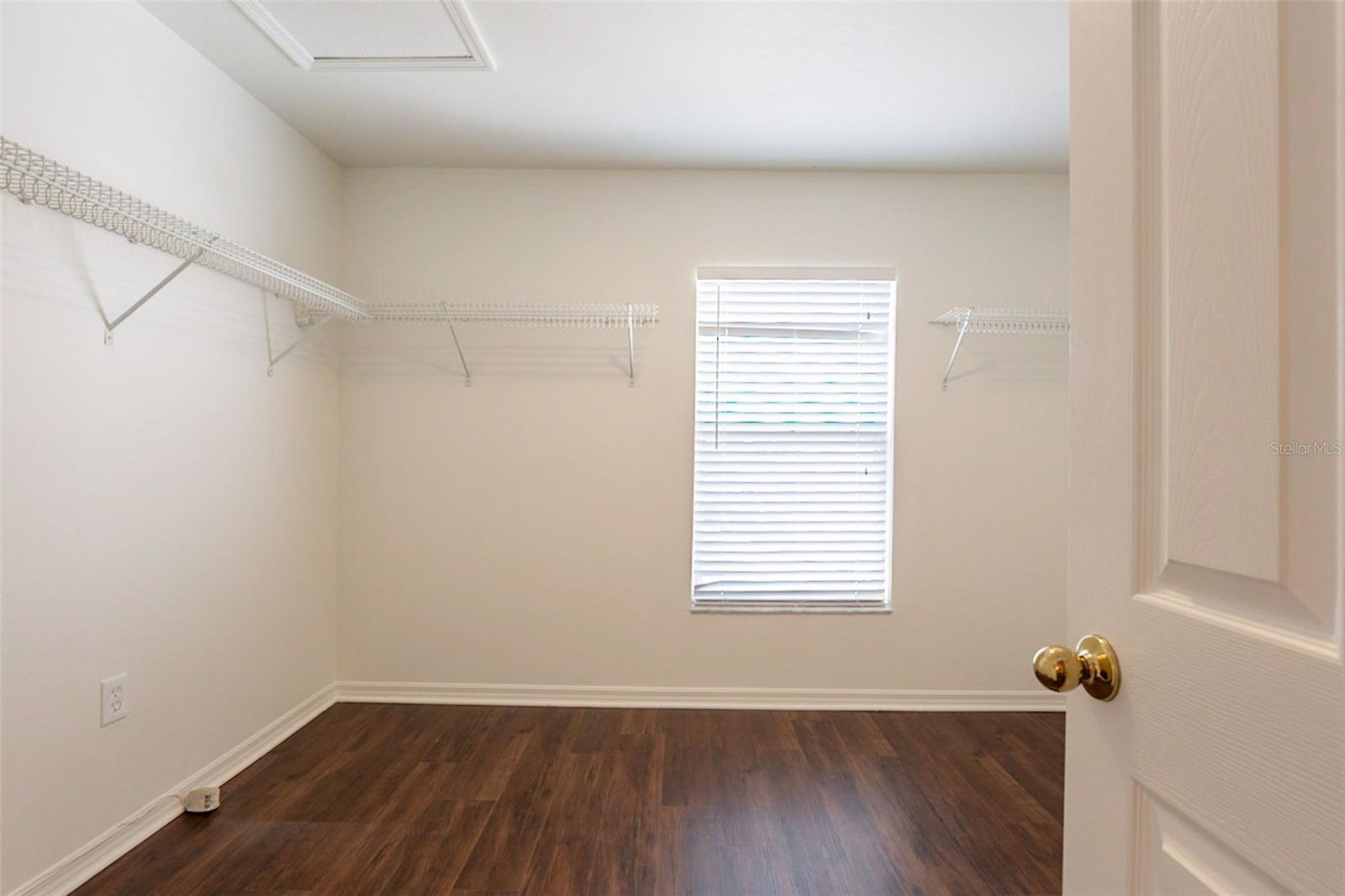 Image 31 of 45 For 6924 Lake Eaglebrooke Drive