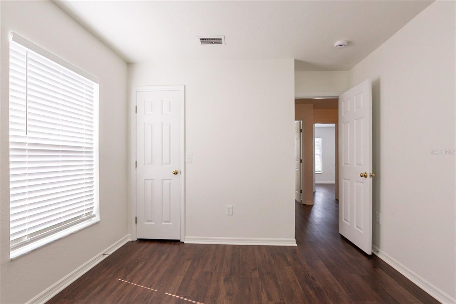 Image 34 of 45 For 6924 Lake Eaglebrooke Drive