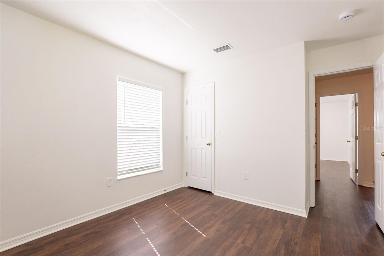 Image 35 of 45 For 6924 Lake Eaglebrooke Drive