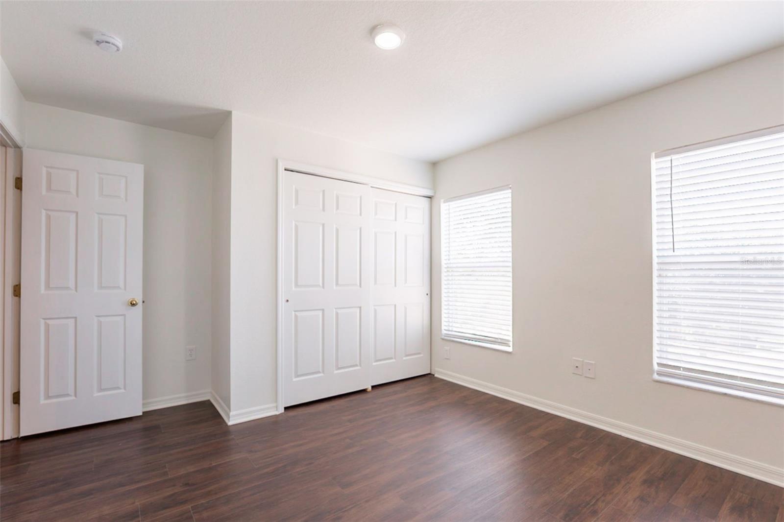 Image 42 of 45 For 6924 Lake Eaglebrooke Drive