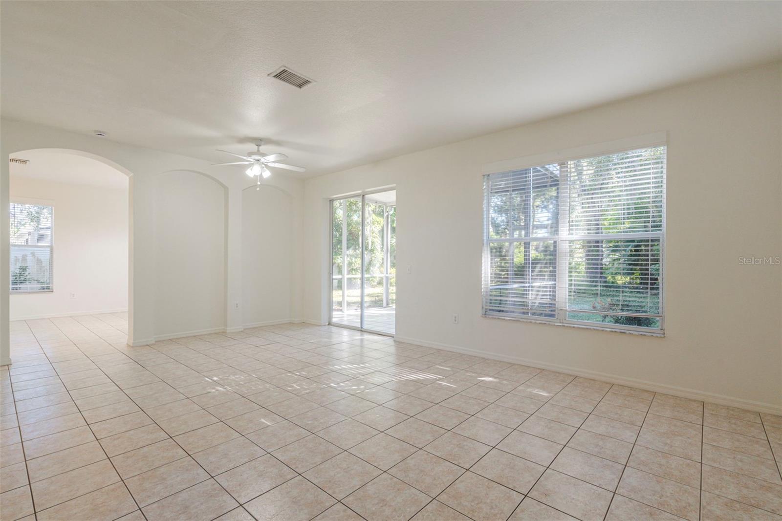 Image 10 of 31 For 2804 Spring Meadow Drive