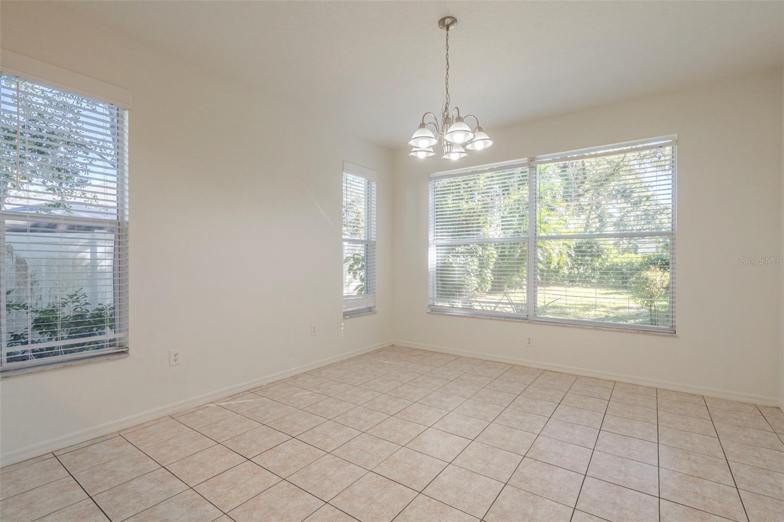 Image 9 of 31 For 2804 Spring Meadow Drive