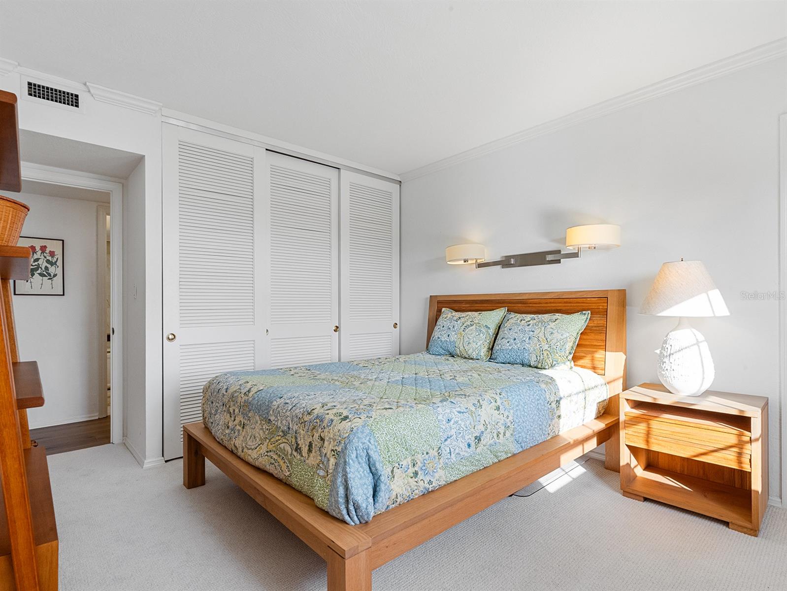Image 21 of 41 For 100 Interlachen Avenue 503