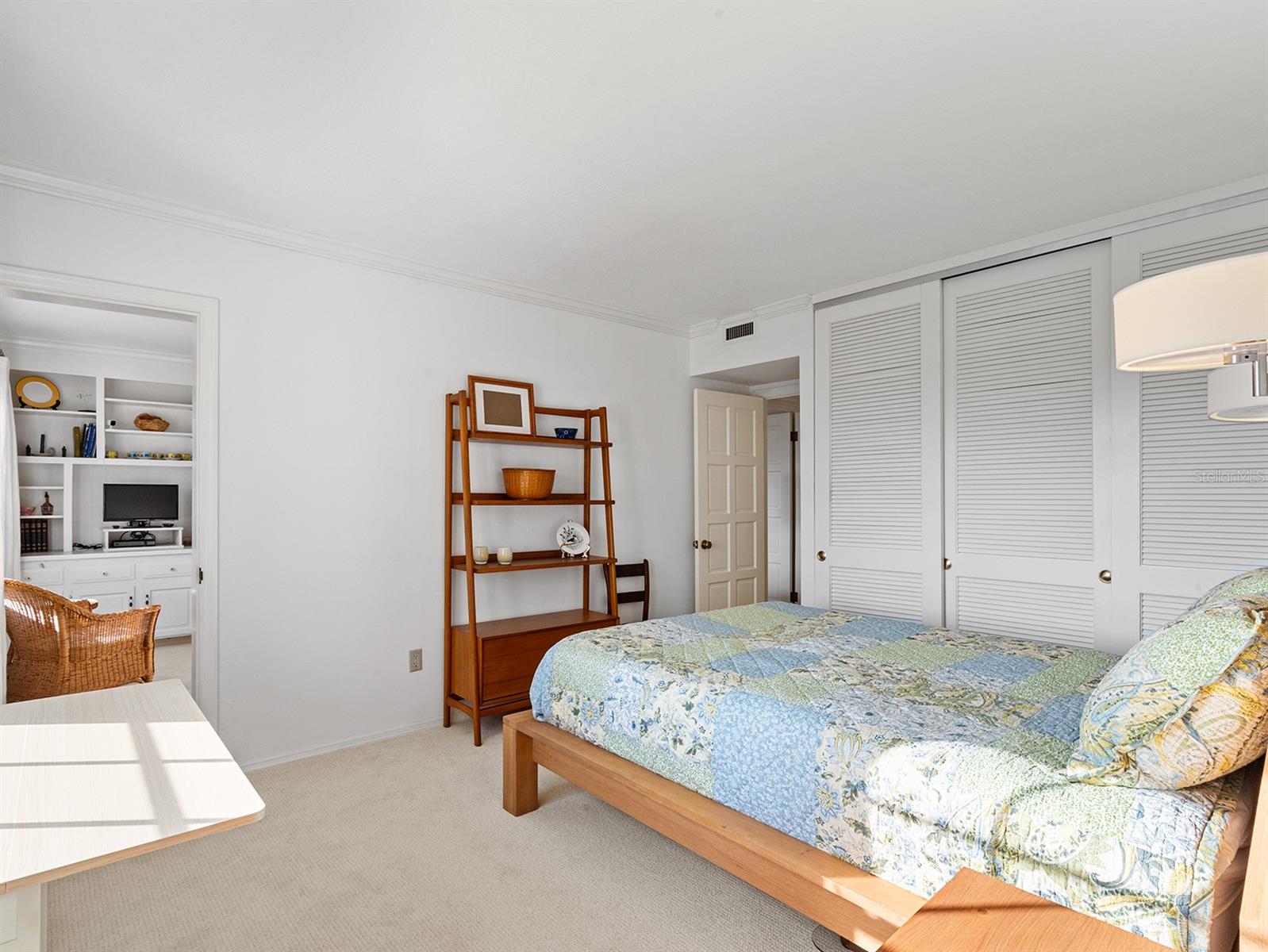 Image 22 of 41 For 100 Interlachen Avenue 503