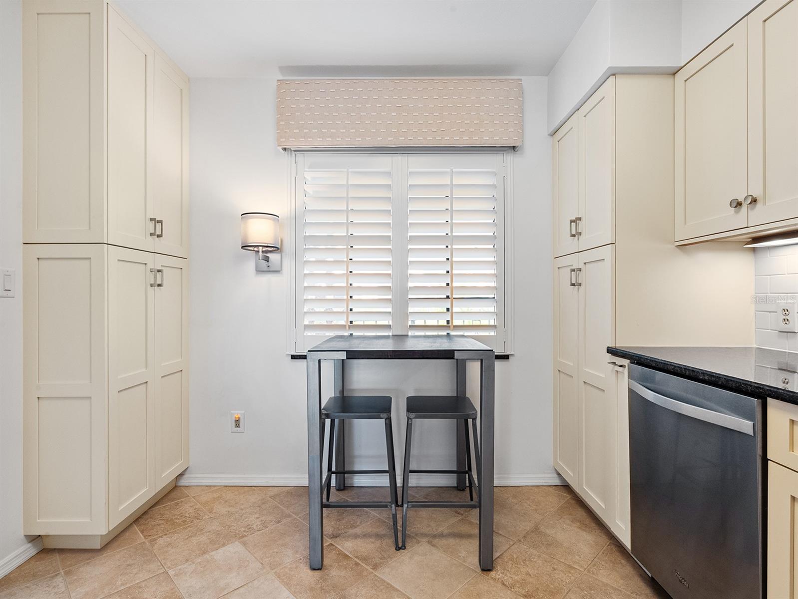 Image 6 of 41 For 100 Interlachen Avenue 503