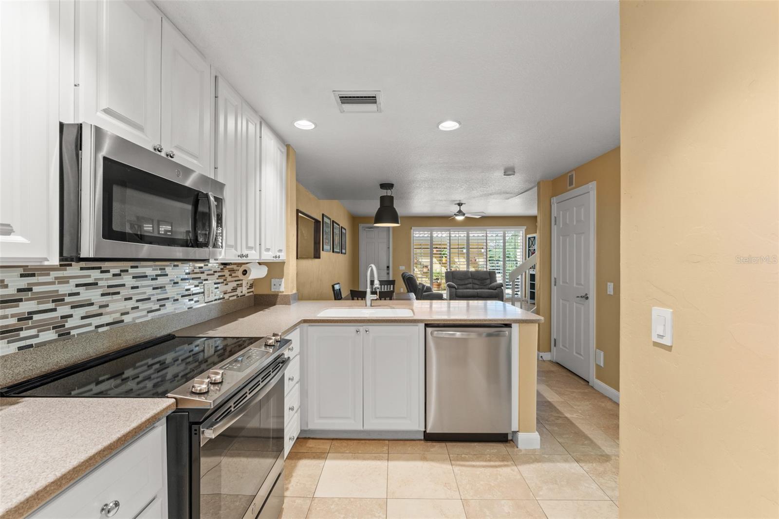 Image 20 of 62 For 11938 Kipper Drive