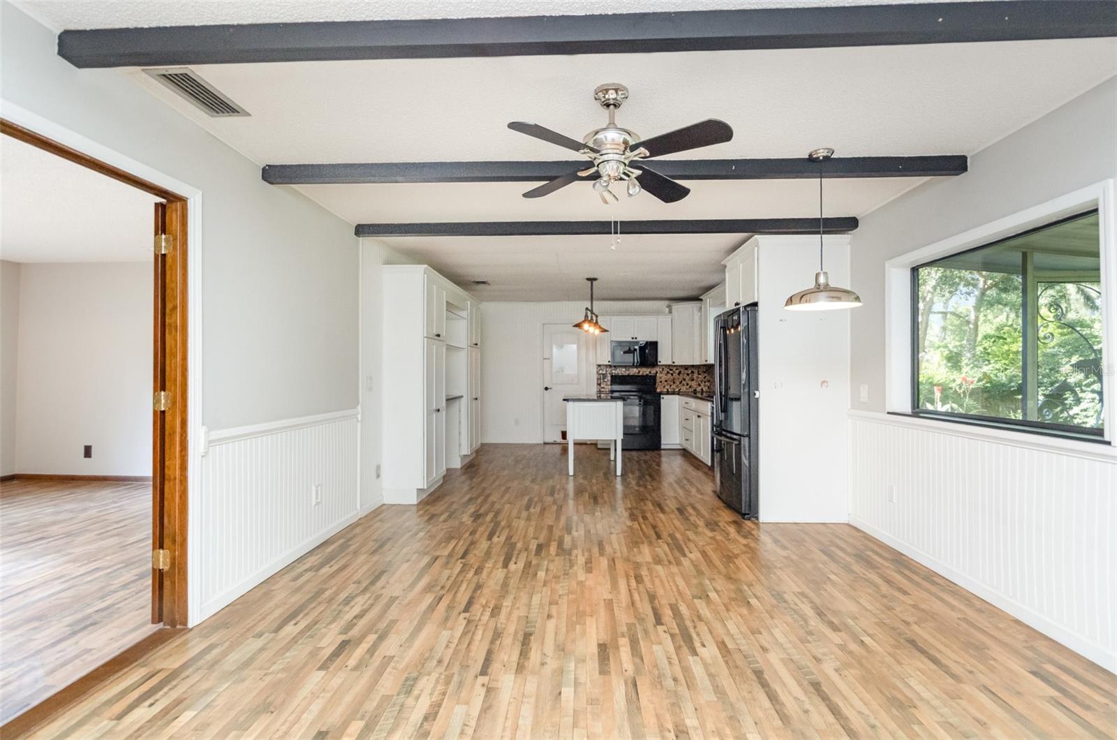 Image 11 of 22 For 492 Pressview Avenue