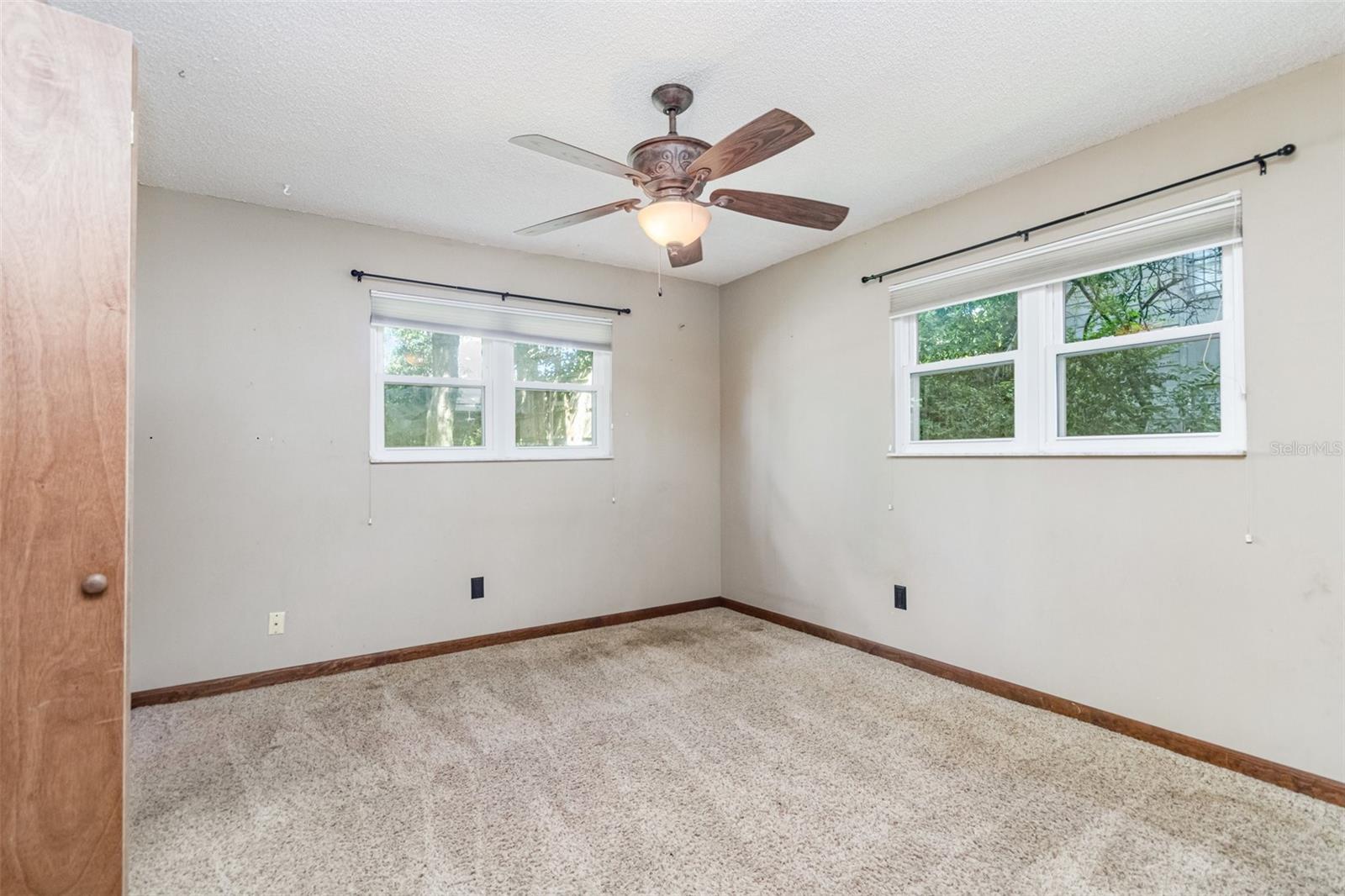 Image 12 of 22 For 492 Pressview Avenue