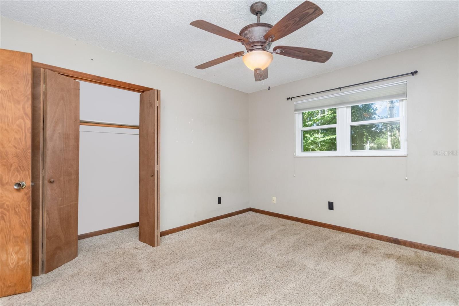 Image 13 of 22 For 492 Pressview Avenue