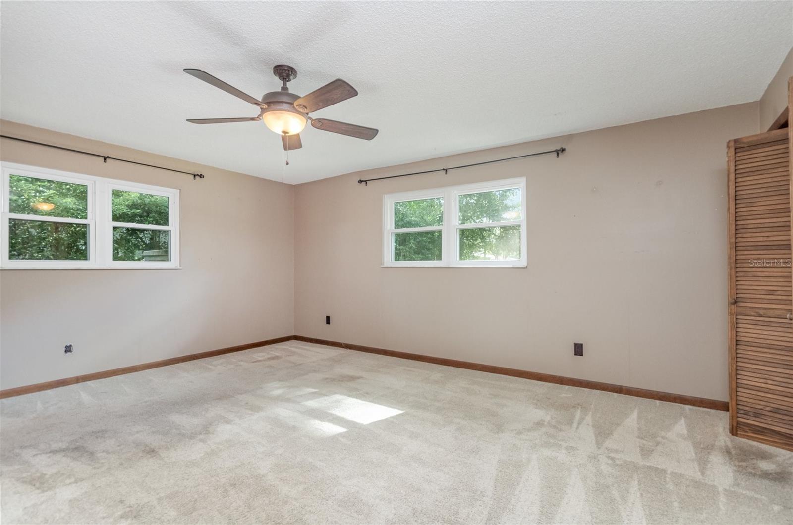 Image 15 of 22 For 492 Pressview Avenue
