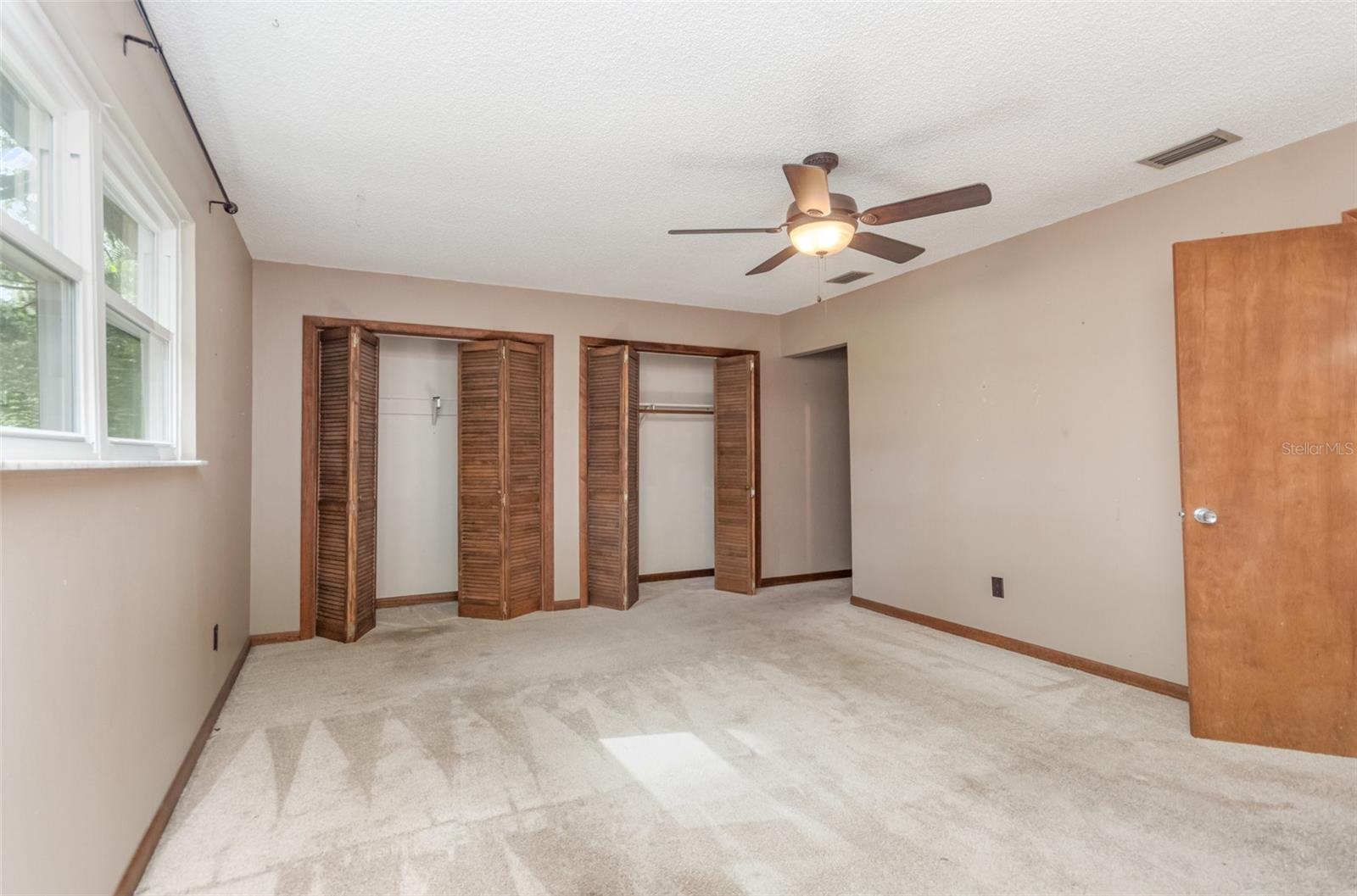 Image 16 of 22 For 492 Pressview Avenue