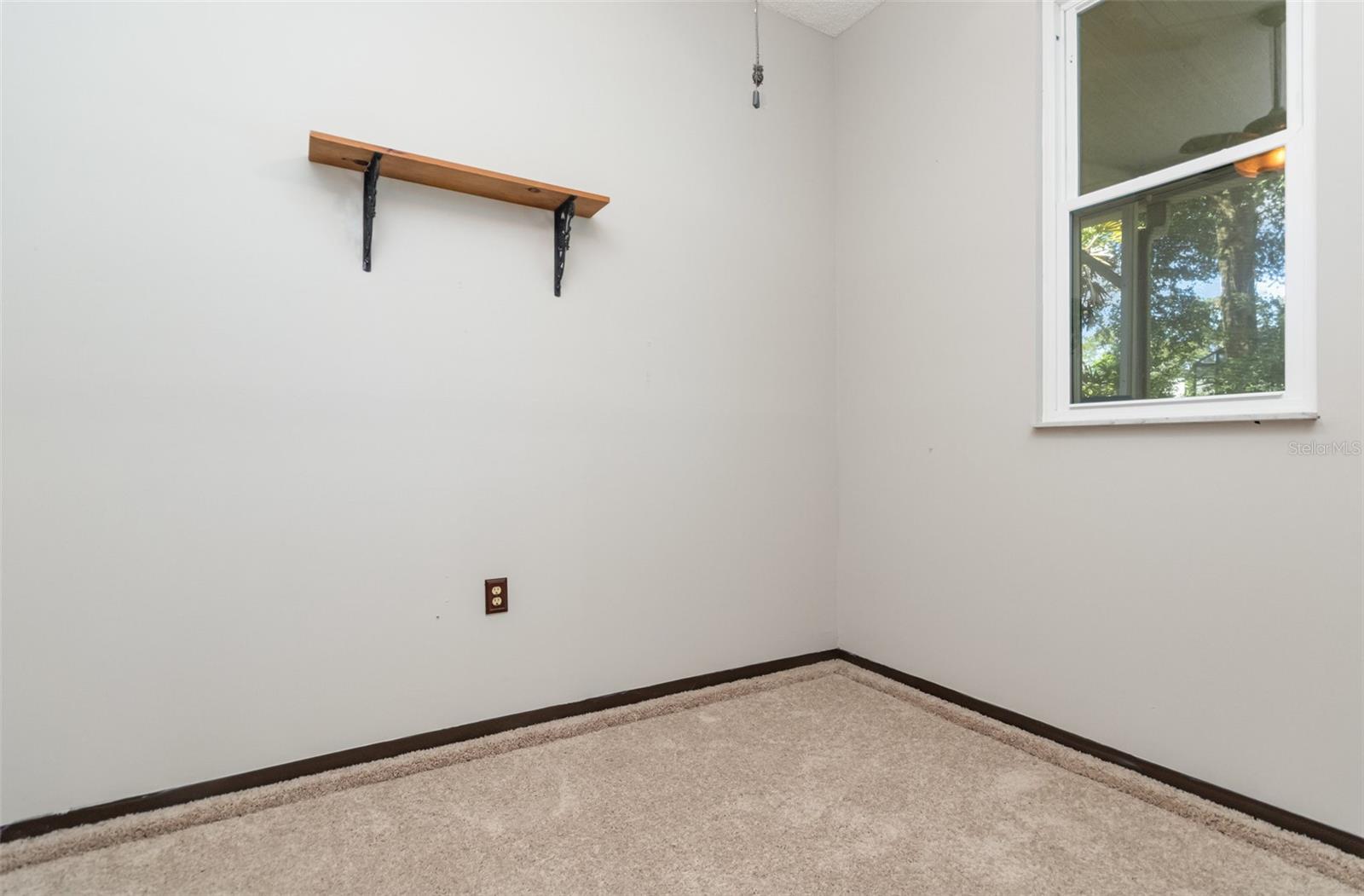 Image 20 of 22 For 492 Pressview Avenue