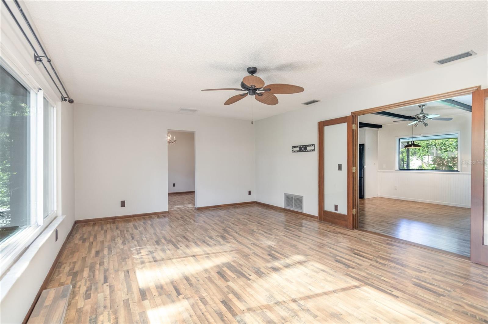 Image 6 of 22 For 492 Pressview Avenue